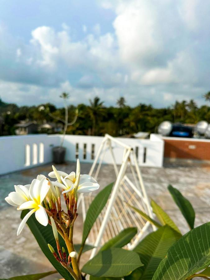 Sunset Sands Hikkaduwa Buitenkant foto